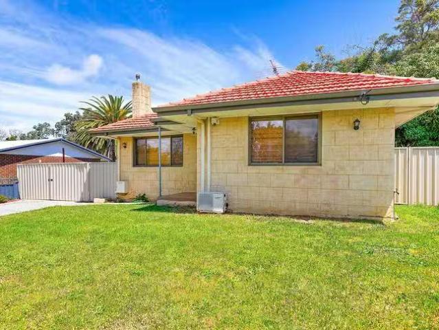 Charming 3 BR 3 Williams Road, Coolbellup, WA 6163
