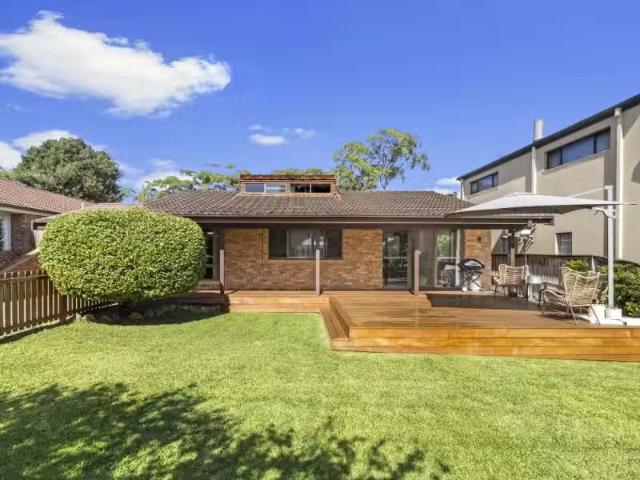 Rental! 3 BR 3 Patstone Street, Bateau Bay House for rent Lis.