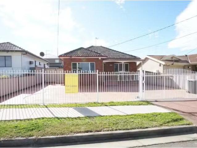 Nice 3 BR 105A Wyong Street, Canley Heights House for rent Li.