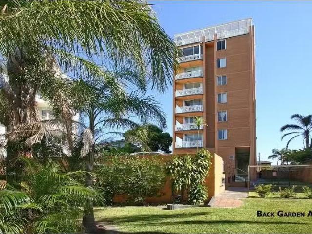 Just in! 3 BR 10/6 Smith Street, Wollongong Apartment for rent.