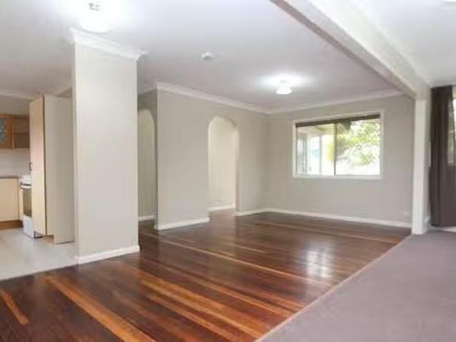 Deal! 3 BR 107A Railway Parade, Thorneside, QLD 4158