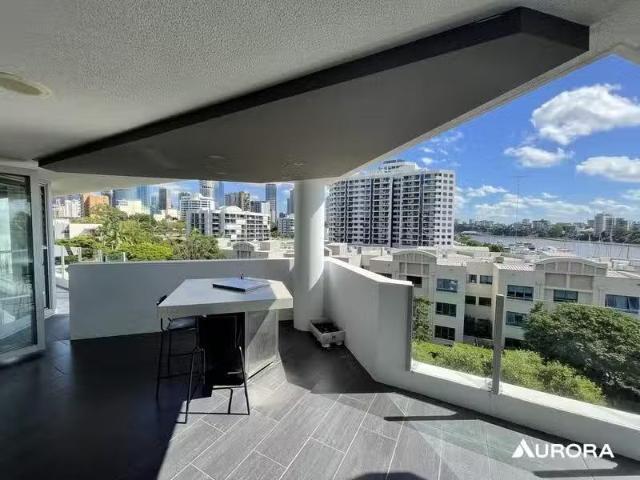 Just in! 3 BR 102/1 O'Connell Street, Kangaroo Point Apartment.