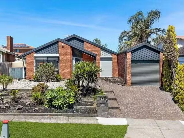 Just in! 3 BR 10 Antrim Close, Endeavour Hills, VIC 3802