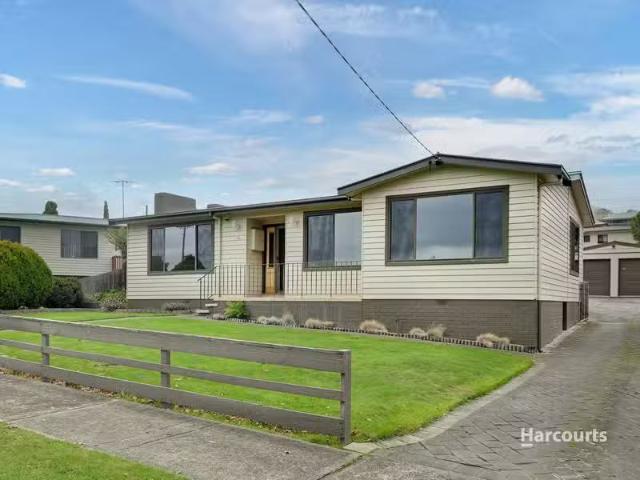 Cheap 3 BR 10 Murdoch Avenue, NEW NORFOLK, TAS 7140 House fo.