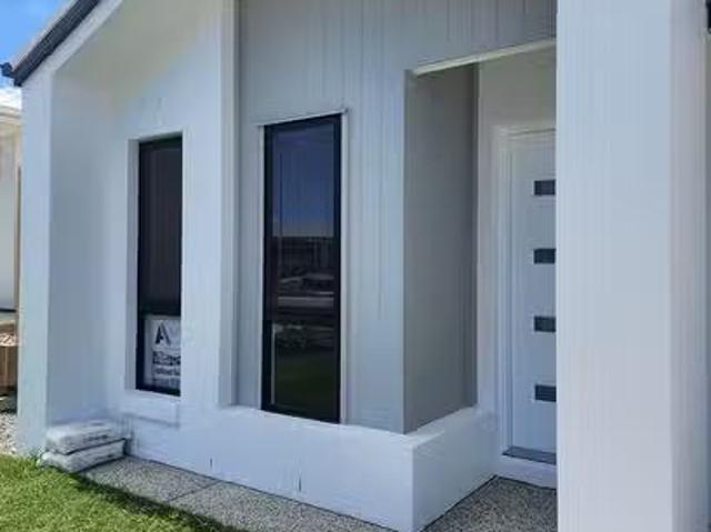 Rental! 3 BR 1/14 Pinot Street, Logan Reserve, QLD 4133