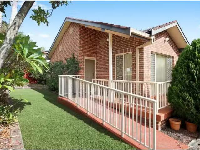 Unique 3 BR 1/15 Johnstone Street, Peakhurst Property for rent.