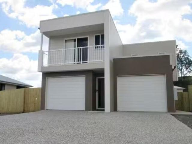 Nice 3 BR 1/10 Hoffmann Way, Bundamba, QLD 4304