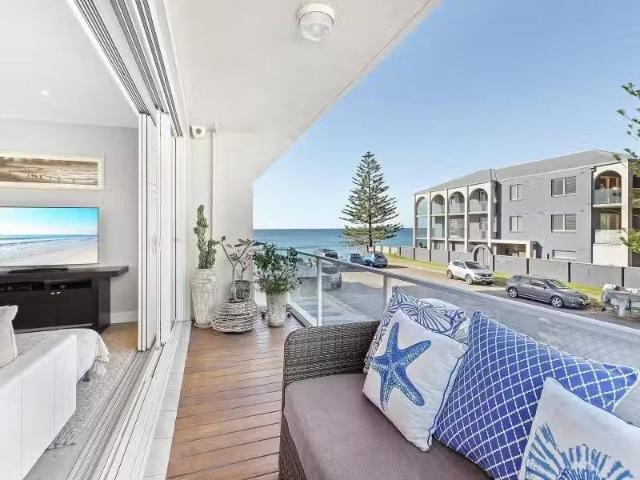 Cozy 3 BR 1/1172 Pittwater Road, Narrabeen Apartment for rent.