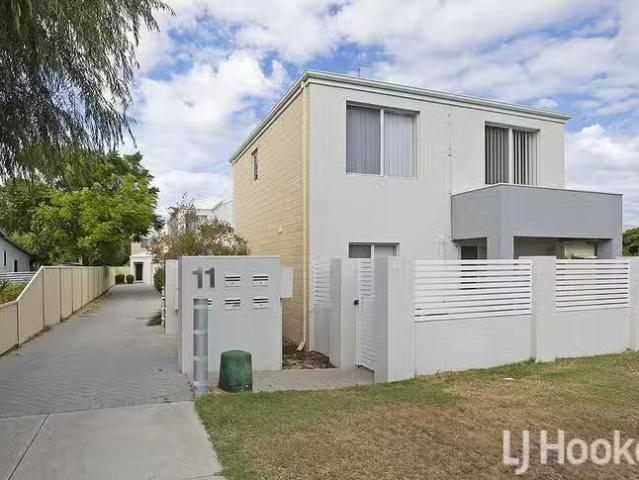 Charming 3 BR 1/11 Eacott Street, Mandurah, WA 6210