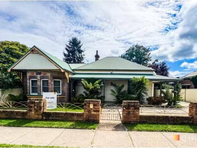 Charming 3 BR 11 Vale Street, Portland House for rent Listed.
