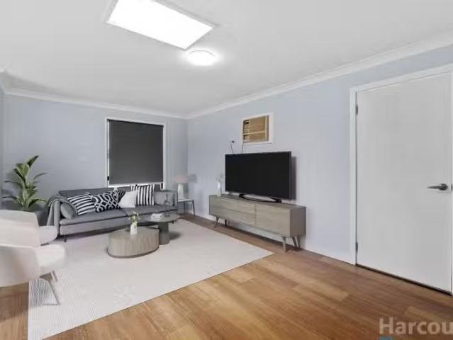 Unique 3 BR 11a Heaton Street, Jesmond, NSW 2299 House for R.