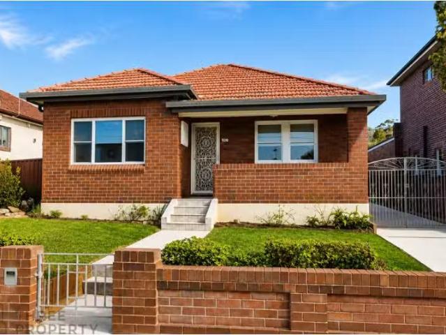 For Rent! 3 BR 128 Permanent Avenue, Earlwood House for rent.