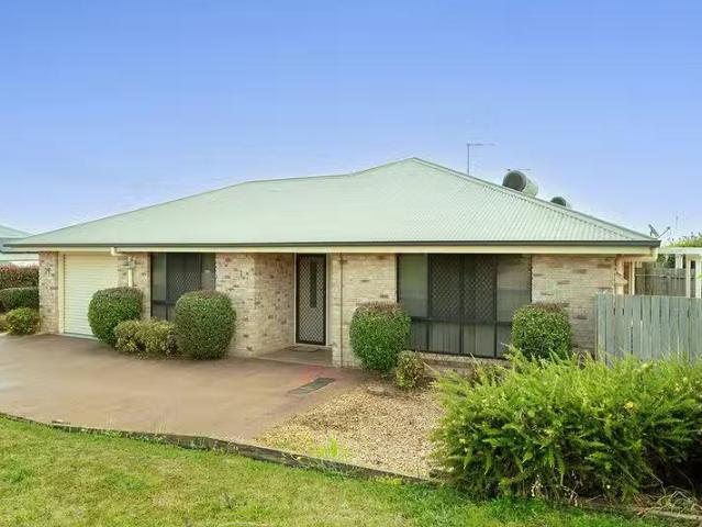 Cheap 3 BR 1/29 Wigan Avenue, Highfields, QLD 4352