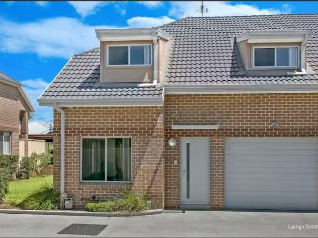 New 3 BR 12/10 12 Canberra Street, Oxley Park House for rent.