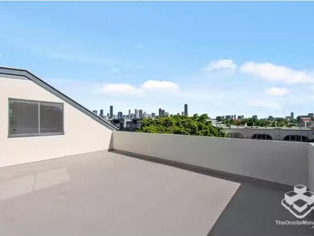 Charming 3 BR 12/165 Sydney Street, New Farm Apartment for ren.