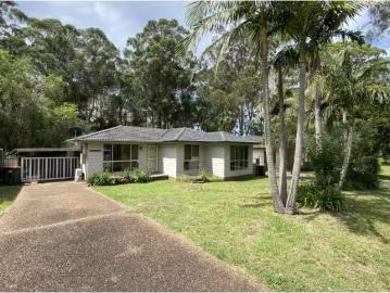 Nice 3 BR 12 Casuarina Avenue, Medowie House for rent Listed.