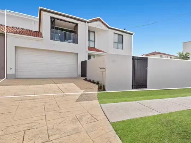 Just in! 3 BR 1/2 Anembo Street, Surfers Paradise, QLD 4217