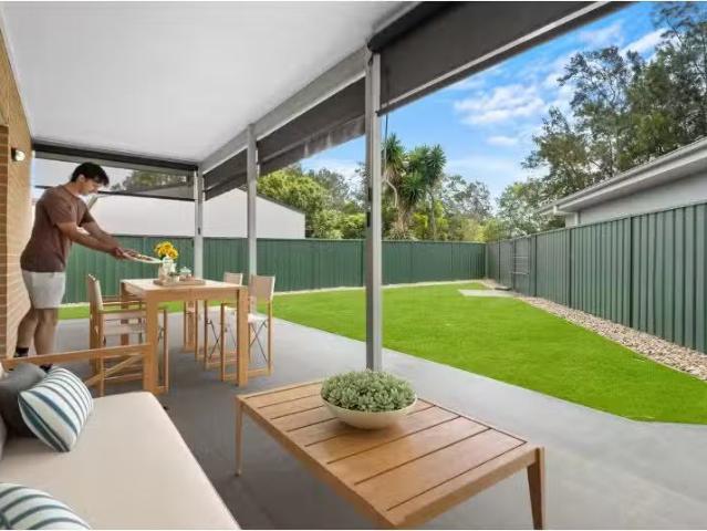 Cheap 3 BR 12a Reynolds Avenue, Hobartville Apartment for rent.