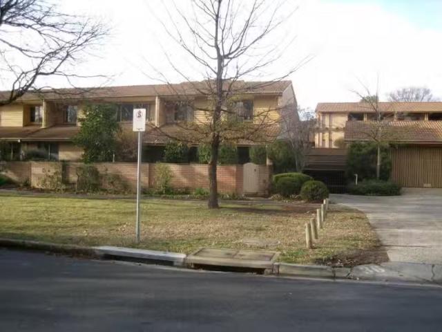 For Rent! 3 BR 1/36 Gosse Street, KINGSTON Townhouse for rent.