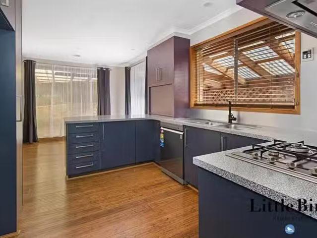 Just in! 3 BR 136 Knoke Avenue, Gordon, ACT 2906