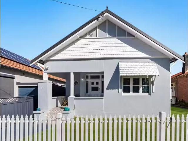 New 3 BR 131 Tudor Street, HAMILTON House for rent Listed by.