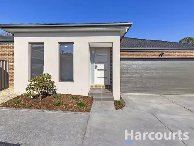 Deal! 3 BR 13A Shirley Street, MOOROOLBARK, VIC 3138 House f.