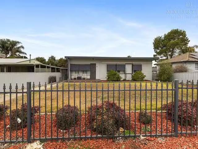 For Rent! 3 BR 15 Tarakan Avenue, Ashmont, NSW 2650