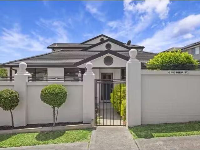 New 3 BR 1/5 Victoria Street, East Gosford Apartment for rent.