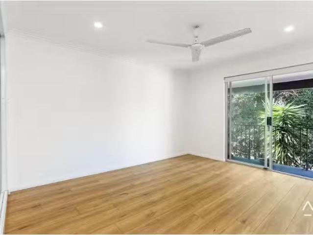 Cozy 3 BR 16/32 48 Queen Street, Beaconsfield Apartment for re.