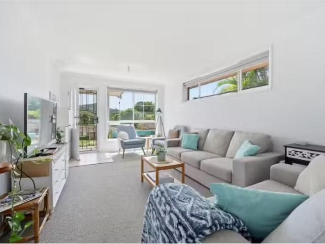 Deal! 3 BR 1/6 Coramba Close, Port Macquarie Apartment for ren.
