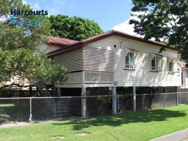 Cheap 3 BR 16 Birdwood Street, COORPAROO, QLD 4151 House for.
