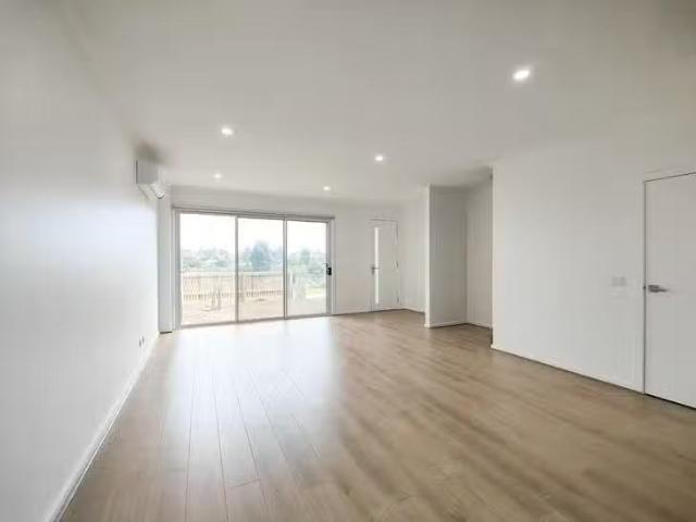 New 3 BR 16 Nolita Walk, Point Cook, VIC 3030