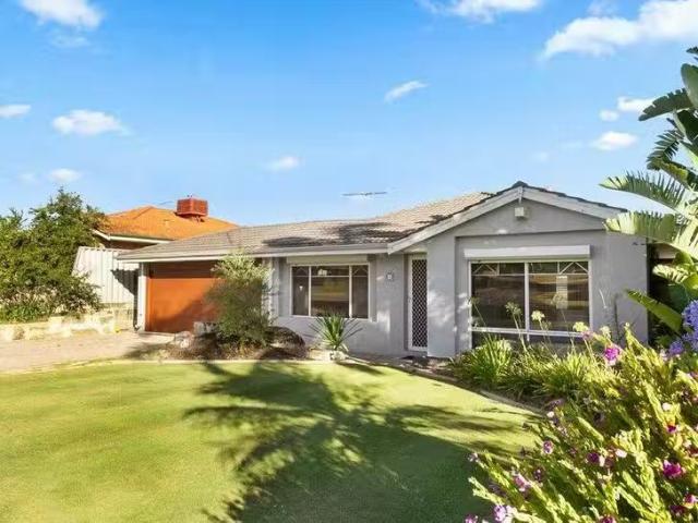 Cozy 3 BR 16 Seabrook Place, Success, WA 6164