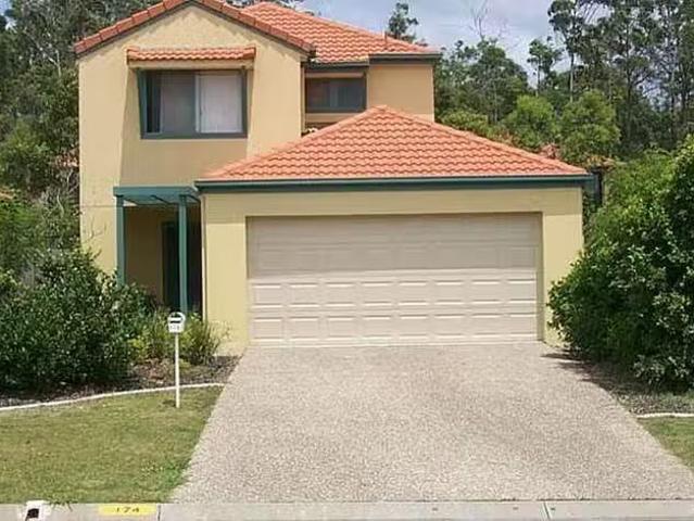 Rental! 3 BR 174 Greenacre Drive, Arundel, QLD 4214