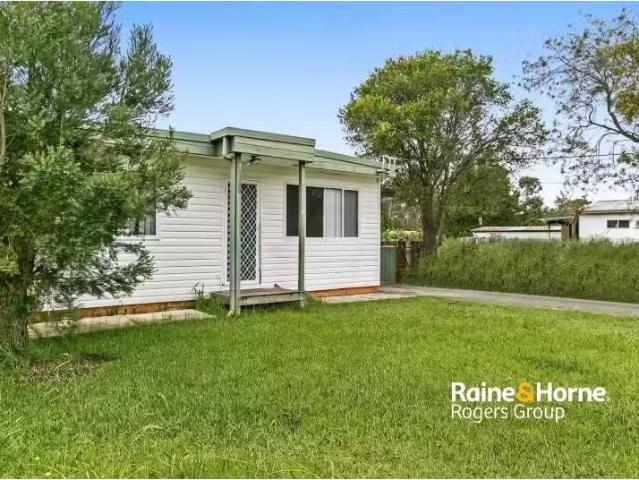 Nice 3 BR 17 Denman Street, DOYALSON House for rent Listed by.