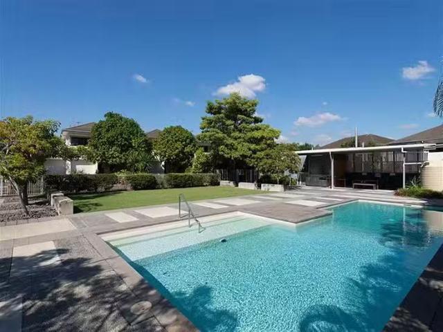 Charming 3 BR 18/47 Wyandra Crescent, Murarrie, QLD 4172