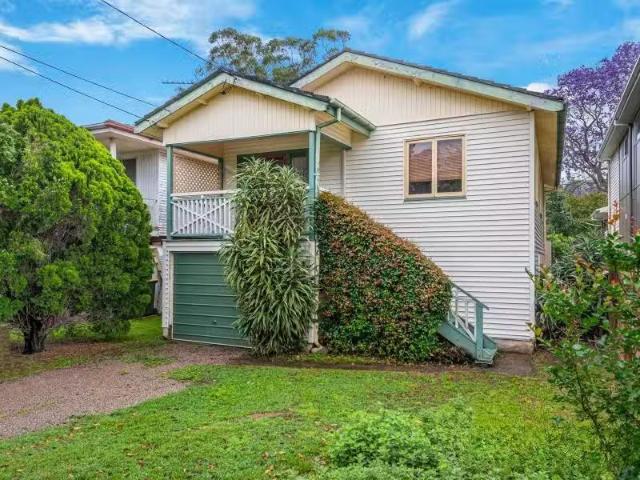 For Rent! 3 BR 180 Royal Parade, ALDERLEY, QLD 4051 House fo.