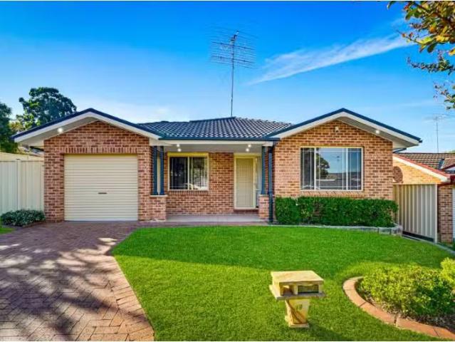 Deal! 3 BR 18 Cowan Place, Glenmore Park House for rent Liste.