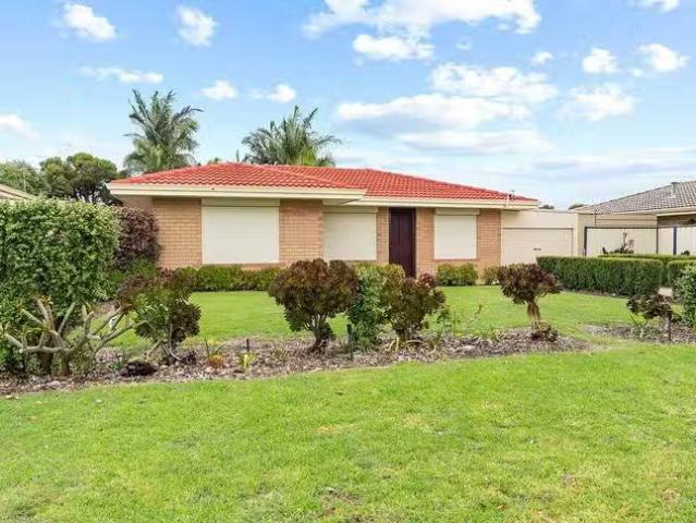 Just in! 3 BR 18 Labyrinth Way, South Lake, WA 6164