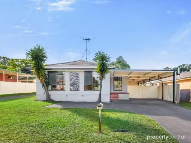 Cheap 3 BR 19 Abberton Street, JAMISONTOWN House for rent Lis.