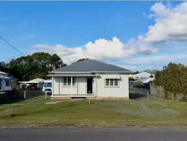 Unique 3 BR 19 Adam Street, CASINO House for rent Listed by C.