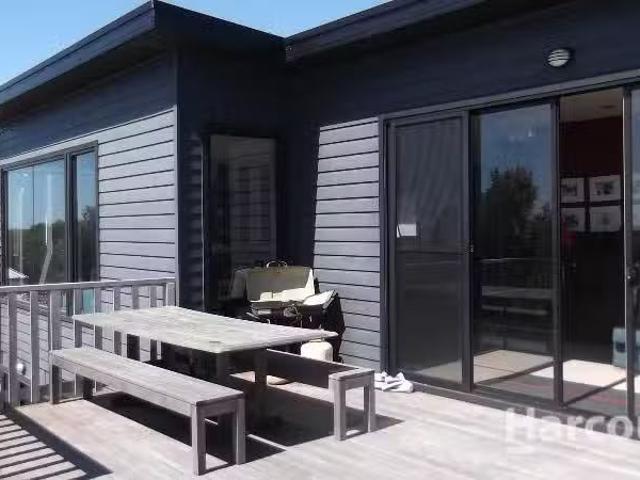 Unique 3 BR 1 East Beach Road, LOW HEAD, TAS 7253 House for.