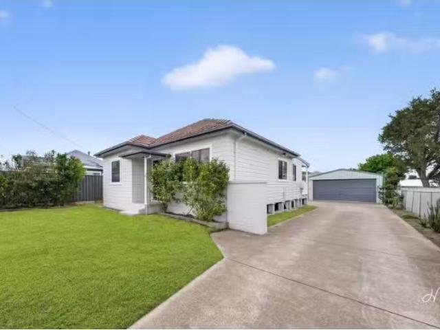 Unique 3 BR 1 George Street, Telarah House for rent Listed by.