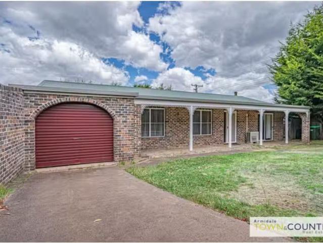New 3 BR 1 Stewart Crescent, ARMIDALE House for rent Listed b.