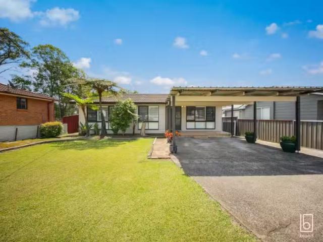 Unique 3 BR 20 Campbell Parade, MANNERING PARK House for rent.