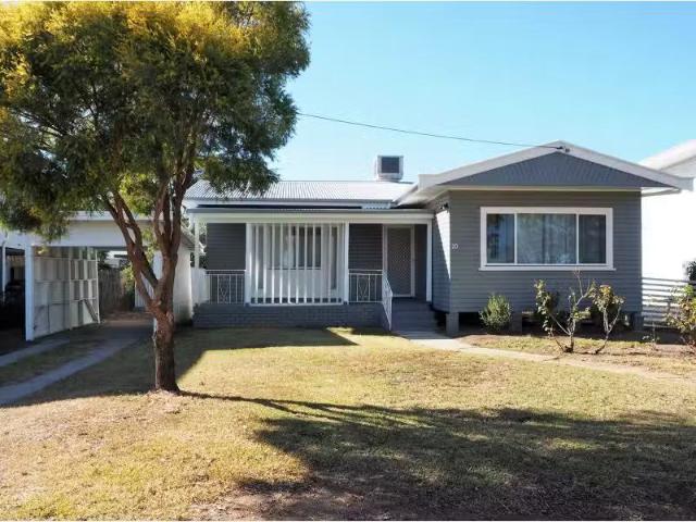Deal! 3 BR 20 Boundary Street, Moree House for rent Listed by.