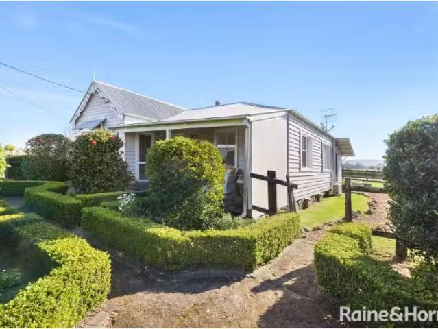 Deal! 3 BR 219 Hanigans Lane, BOLONG House for rent Listed by.