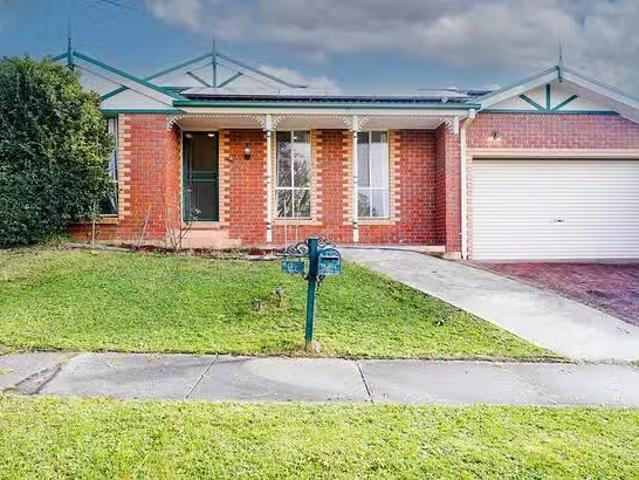 Unique 3 BR 21 Jarryd Crescent, Berwick, VIC 3806
