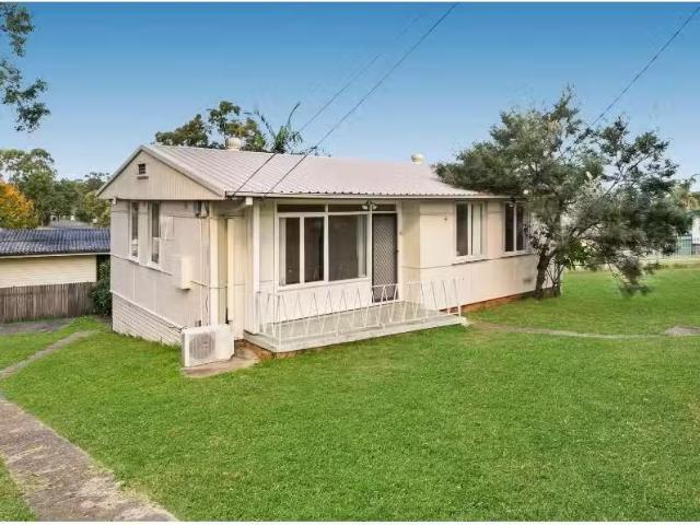 Nice 3 BR 21 Rymill Road, TREGEAR House for rent Listed by Br.