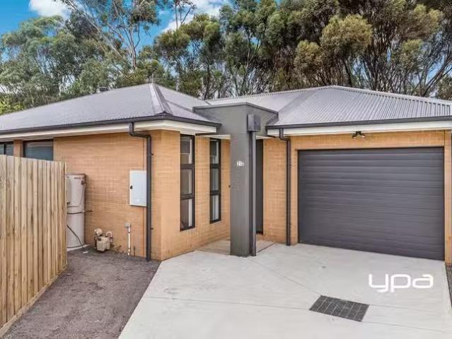 New 3 BR 21A Turnberry Drive, Sunbury, VIC 3429